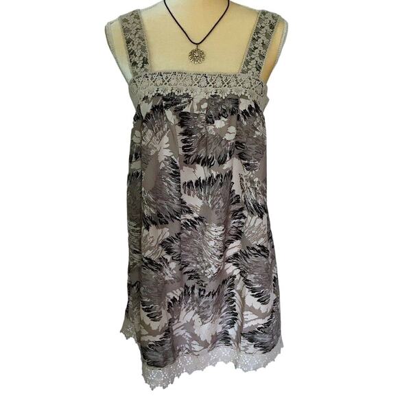 Blu Pepper NWOT Sleeveless Mini Flowy Lace Dress S - Picture 1 of 8
